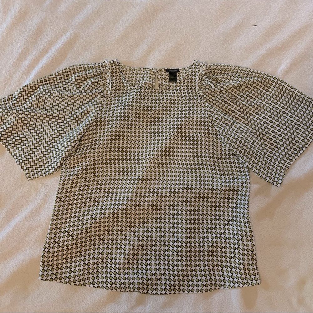 Ann Taylor bell sleeve top size M